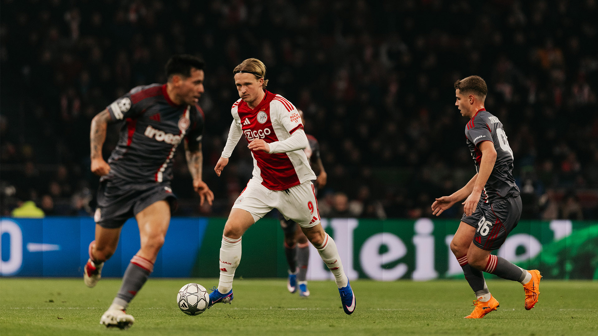 De foto's van Ajax - Olympiakos