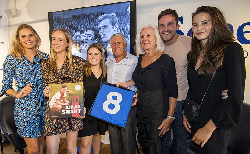 mister-ajax-friends-genieten-van-boekpresentatie-sjaak-swart-80-11