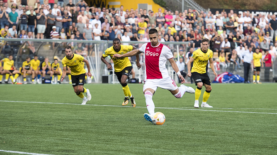 liveblog-tadic-bezorgt-stroperig-ajax-last-minute-zege-in-venlo-1
