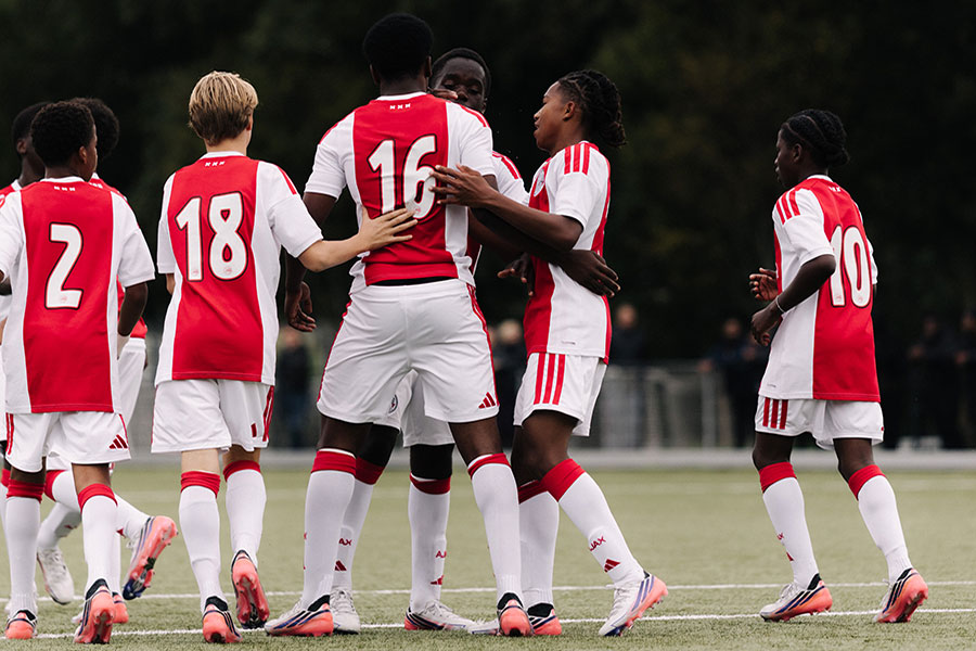 Ajax O15 2627 900 2