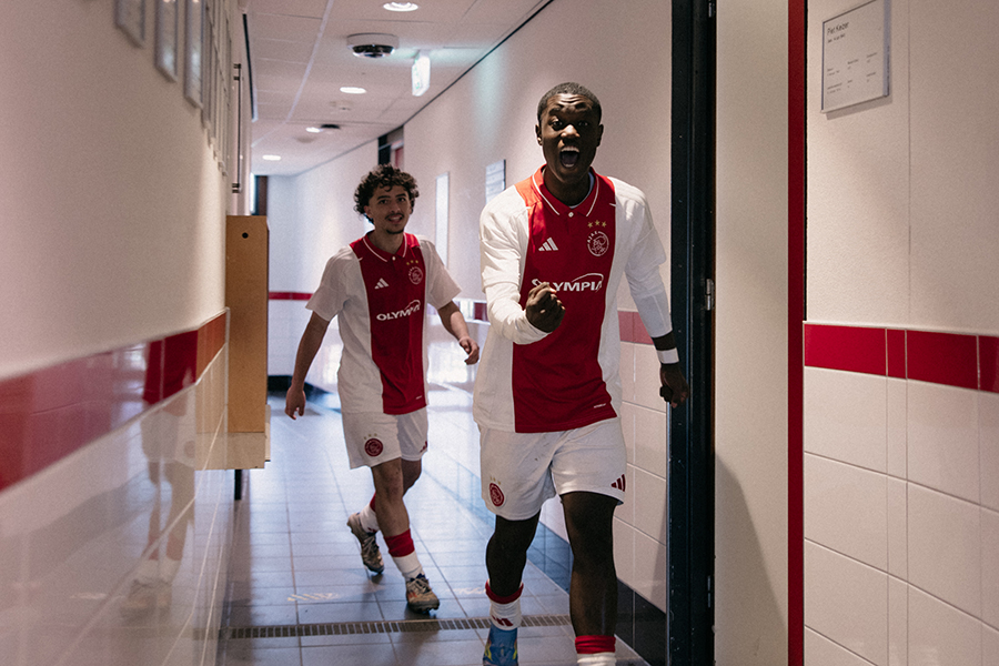 Ajax Athletic 900 3