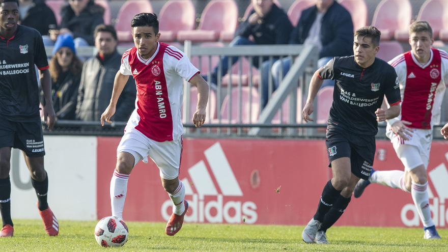 toekomst-alert-ruime-zege-in-klassieker-en-winst-voor-ajax-o19--1