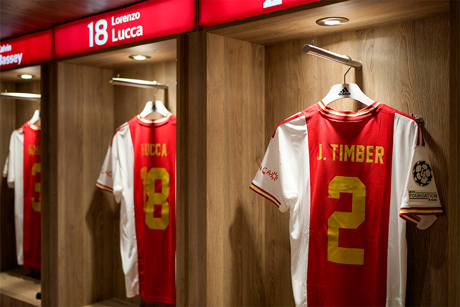 Timber Kleedkamer AJALIV 900