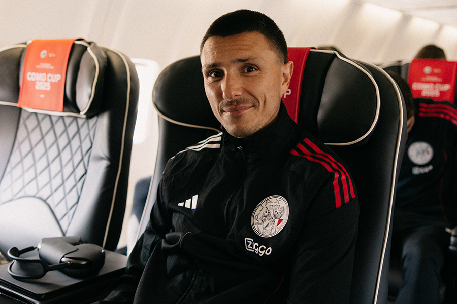 Ajacieden In Vliegtuig 4