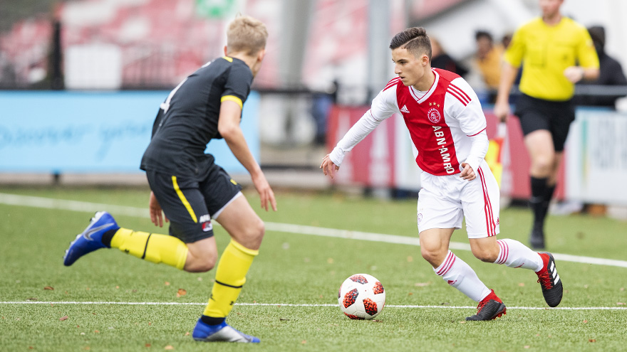 toekomst-alert-miraculeuze-comeback-ajax-o19--22