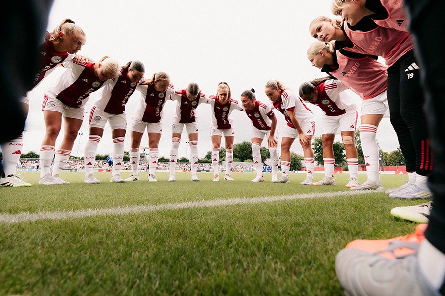 Ajaxvrouwenlivestream