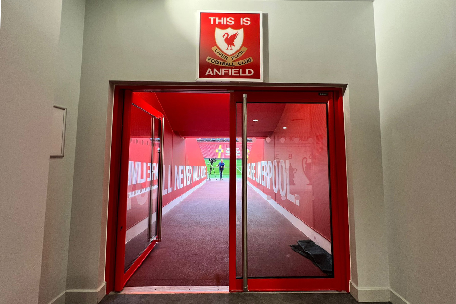 Anfield 3 900