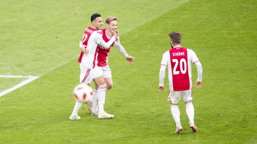 met-jari-als-talisman-wint-ajax-simpel-van-feyenoord-4