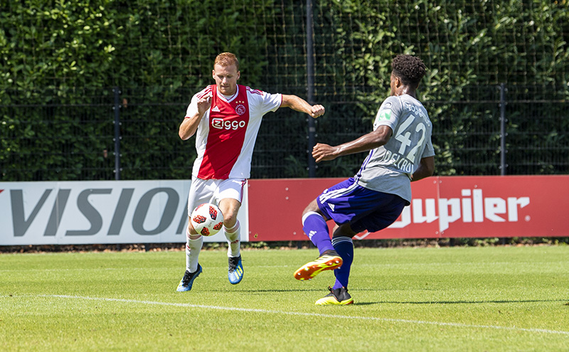 liveblog-nederlaag-ajax-anderlecht-spits-eert-nouri-25