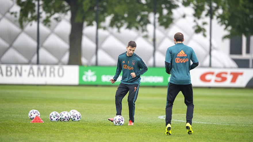 fotos-ajacieden-hervatten-training-in-drietallen-7