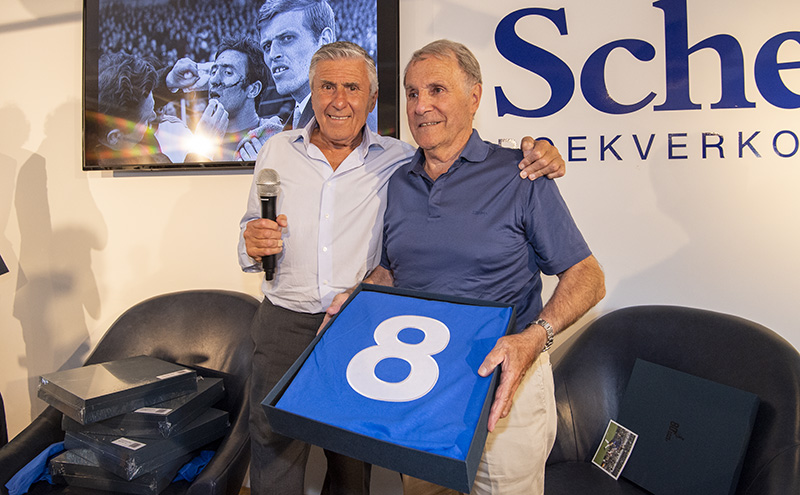 mister-ajax-friends-genieten-van-boekpresentatie-sjaak-swart-80-12