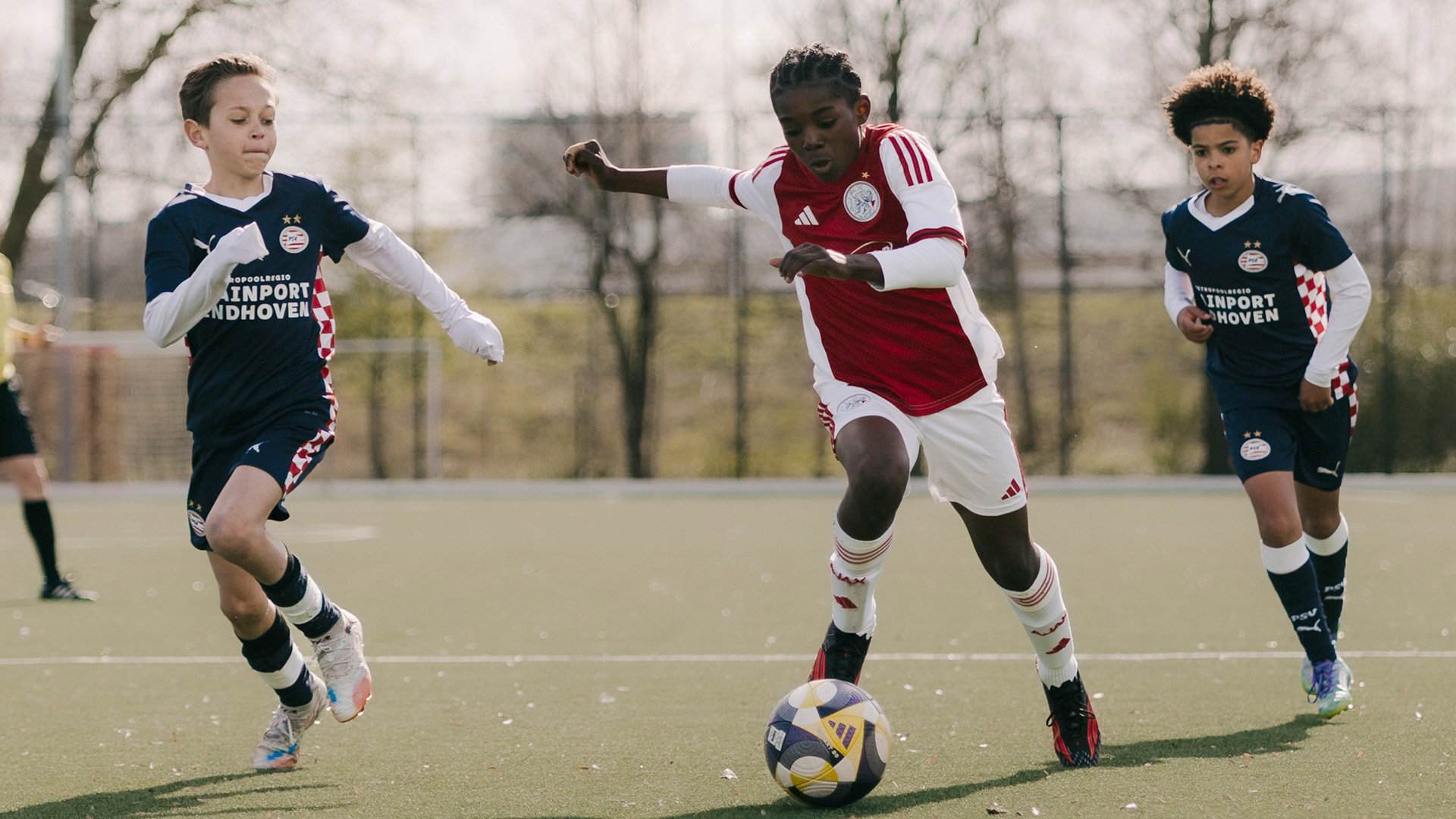Ajax O12 2526 1920