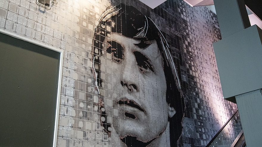 fotos-onthulling-johan-cruijff-wand-borstbeeld-1