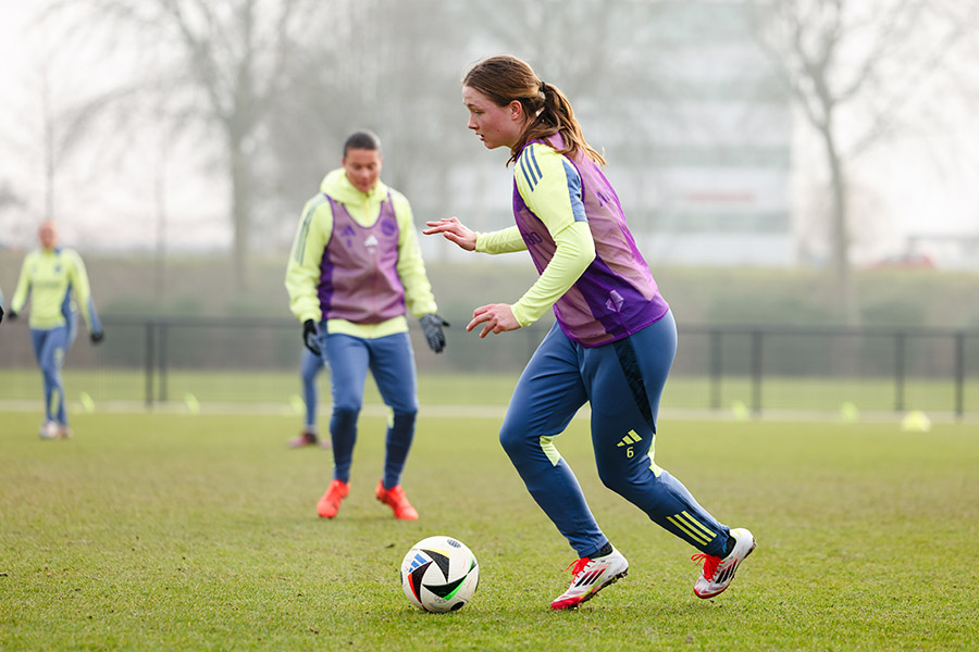 Training Ajax Vrouwen 1