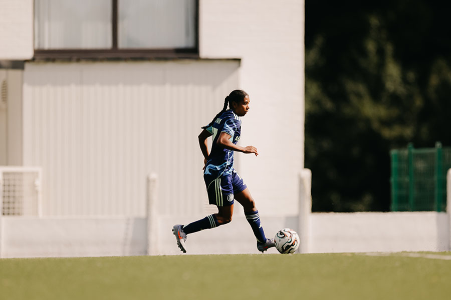 Ajax Vrouwen Leuven 15