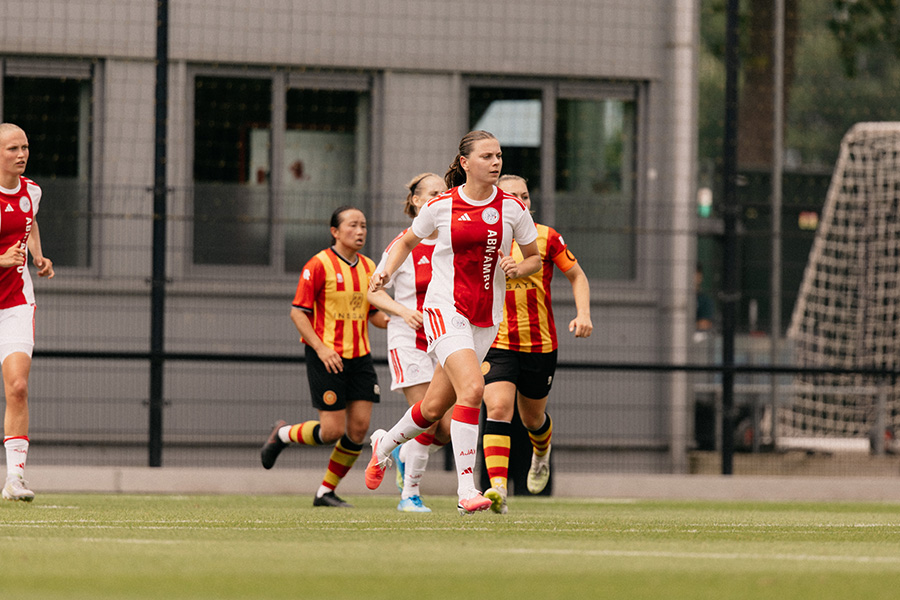 Ajaxvroefen13