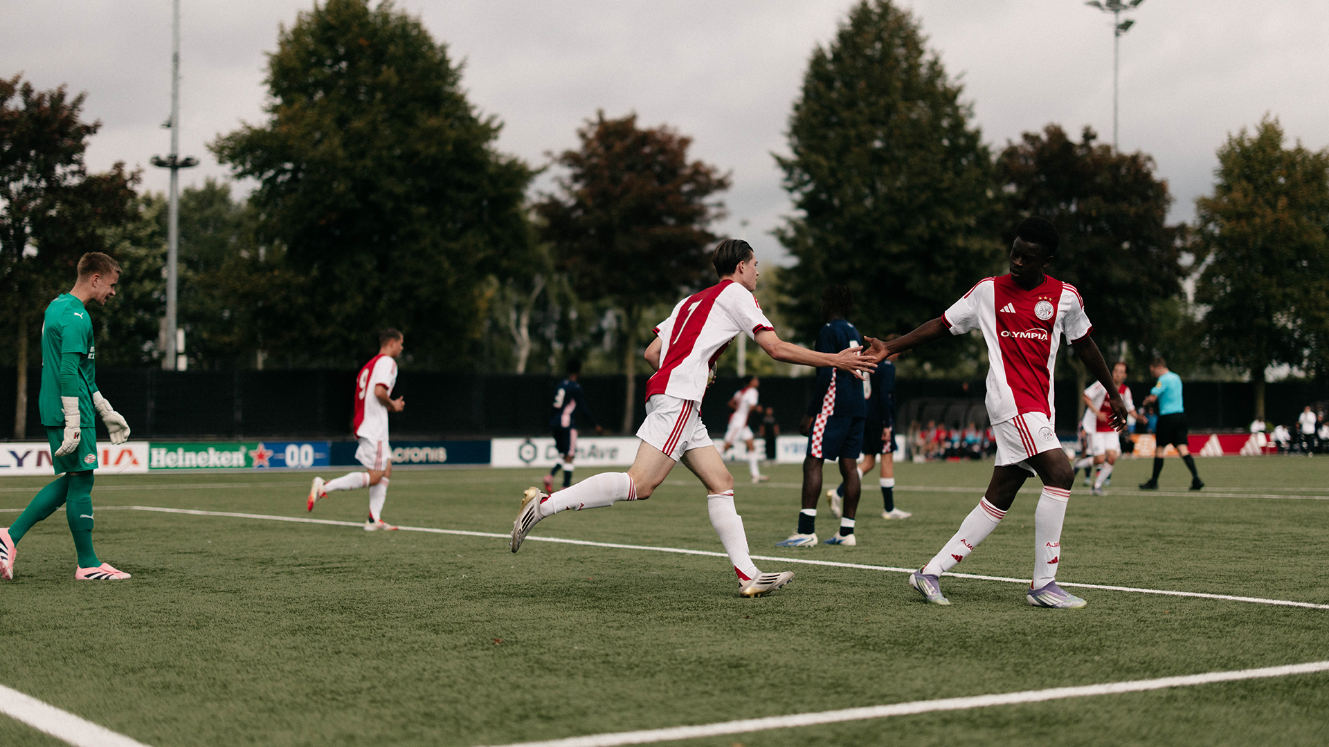 Samenvatting Ajax O17 – PSV O17 | Doelpuntrijk gelijkspel