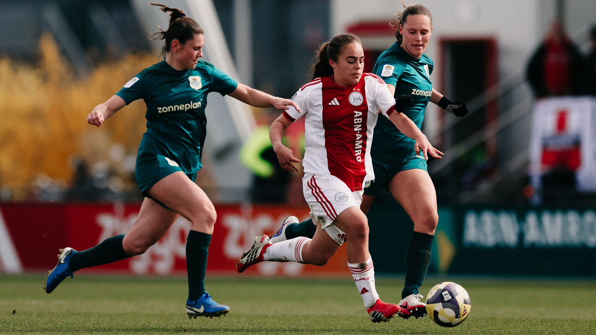 Kleine winst Ajax Vrouwen