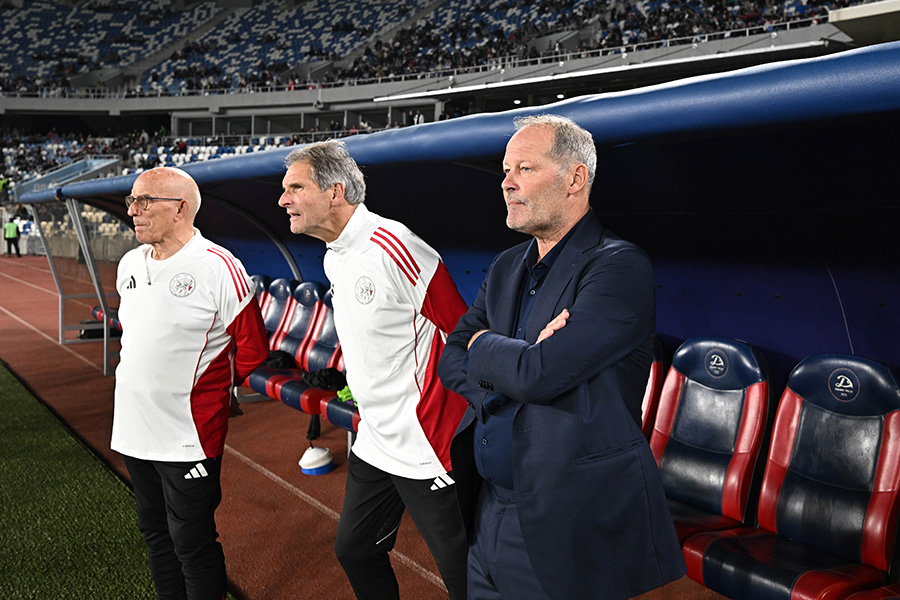 Legends Coach Blind 900