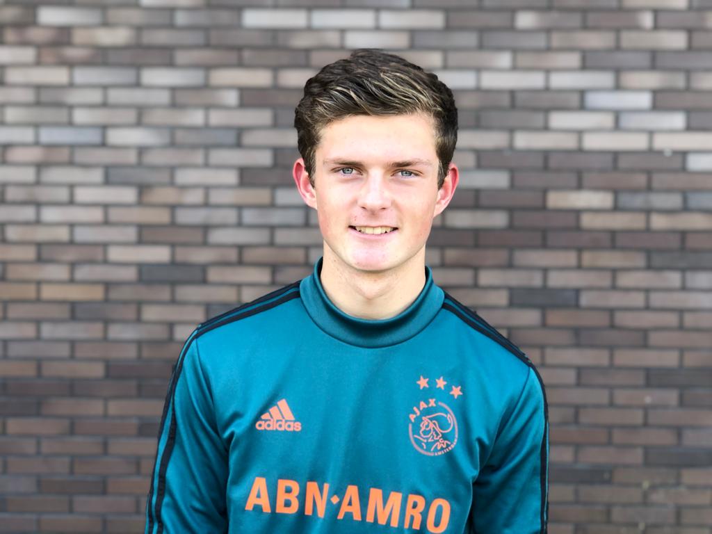 https://www.ajax.nl/media/roiea5bo/a2911251-99ae-4a8d-b65b-0fa5b290adbd_foto-muur-aertssen.jpg