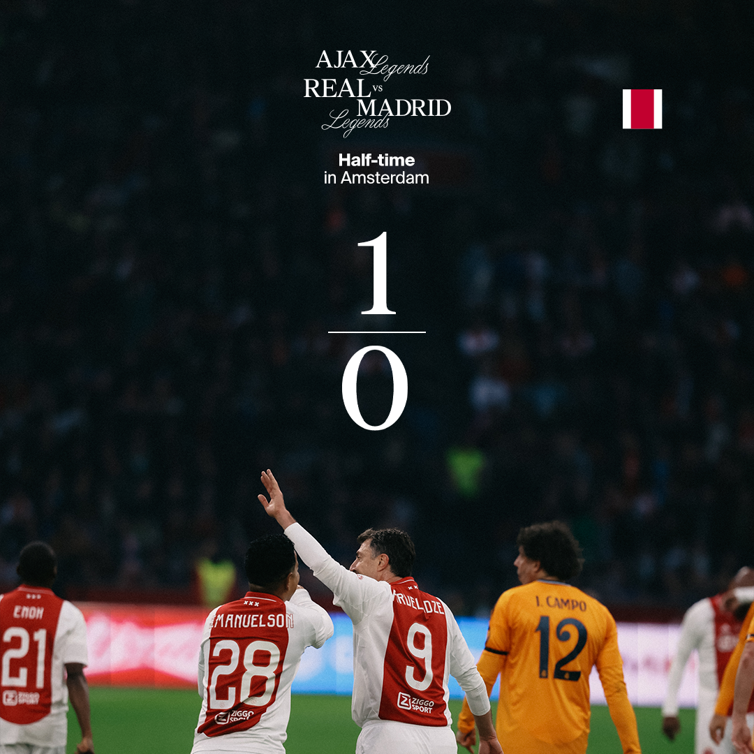 AJAX Half Score Vierkant