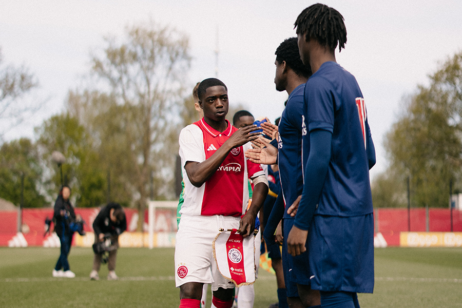 Ajax PSG 7