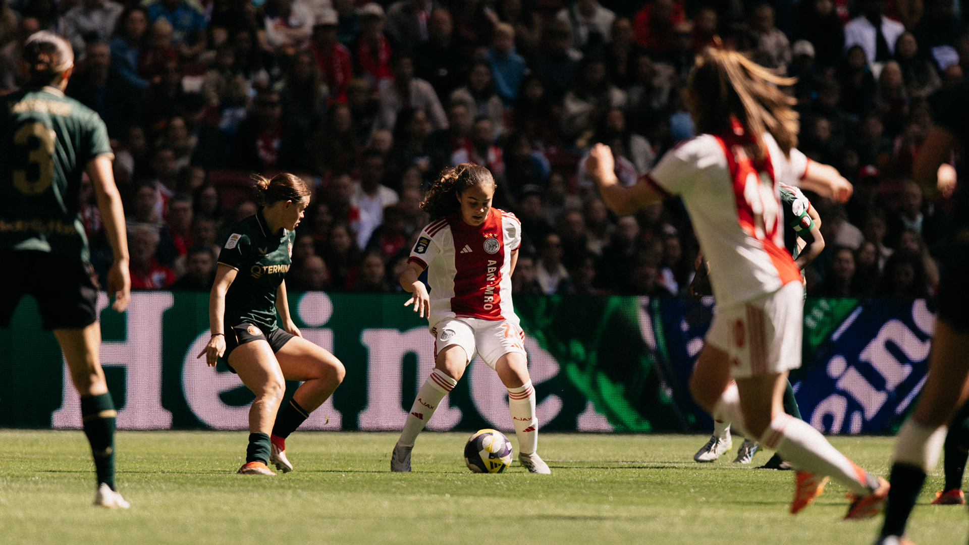 Highlights Ajax Vrouwen - Feyenoord | Klassieker in de ArenA