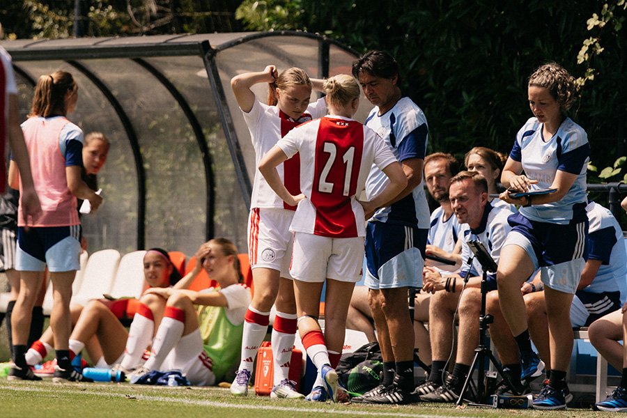 Ajaxvroefen12