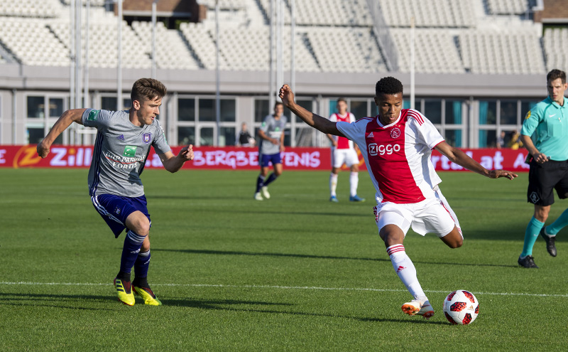 liveblog-nederlaag-ajax-anderlecht-spits-eert-nouri-9