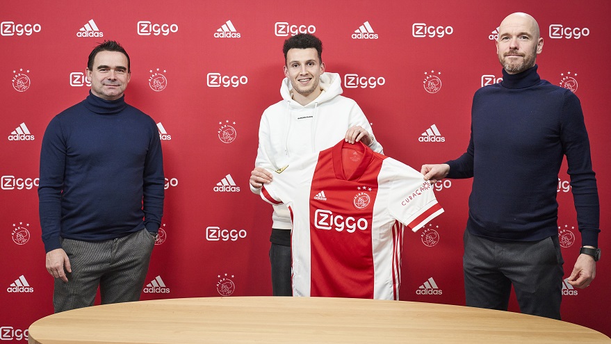 Idrissi ondertekende maandag zijn huurcontract bij Ajax.