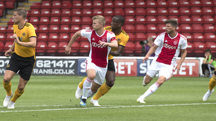 ajax-gelijk-tegen-wolves-rentree-daley-blind-3