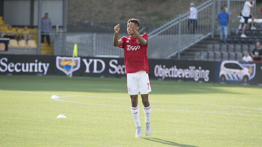 liveblog-tadic-bezorgt-stroperig-ajax-last-minute-zege-in-venlo-27