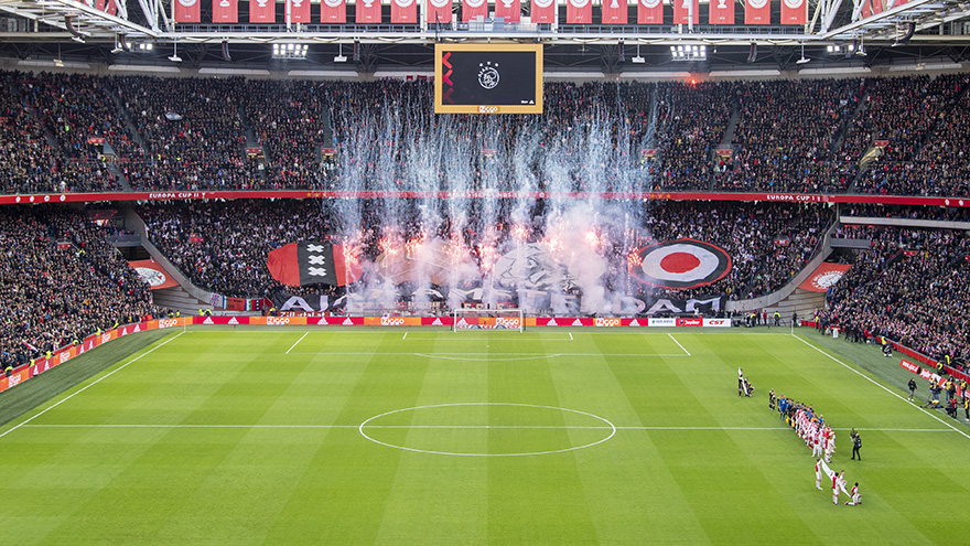 met-jari-als-talisman-wint-ajax-simpel-van-feyenoord-1