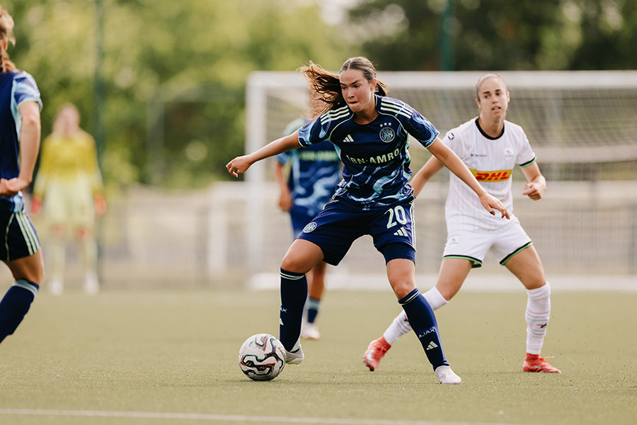 Ajax Vrouwen Leuven 11