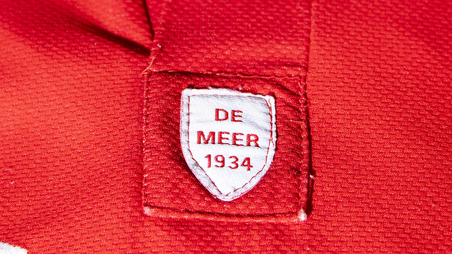 1995 I Ajax in een uniek Meer-shirt' tegen PSV speelde