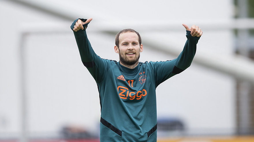 fotos-ajacieden-hervatten-training-in-drietallen-1