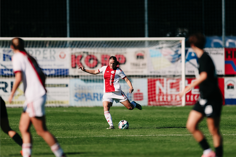Vandeveldeajaxvrouwen