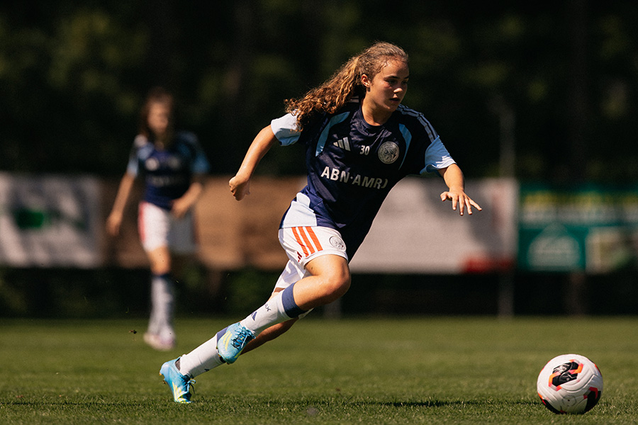 Ajax Vrouwen Nurnberg 4