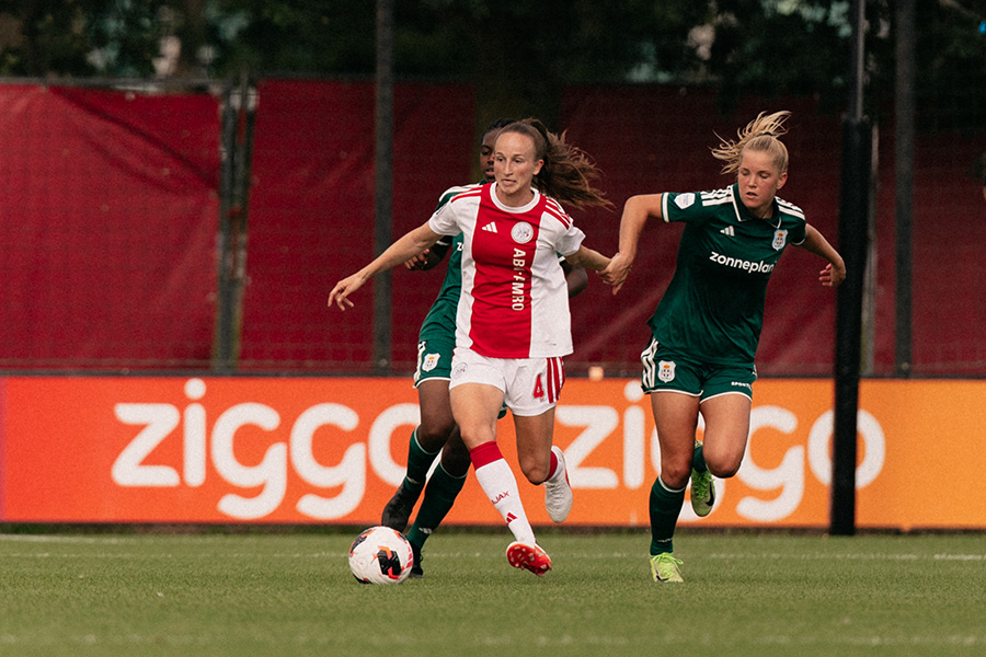 Ajaxvrouwenpec6