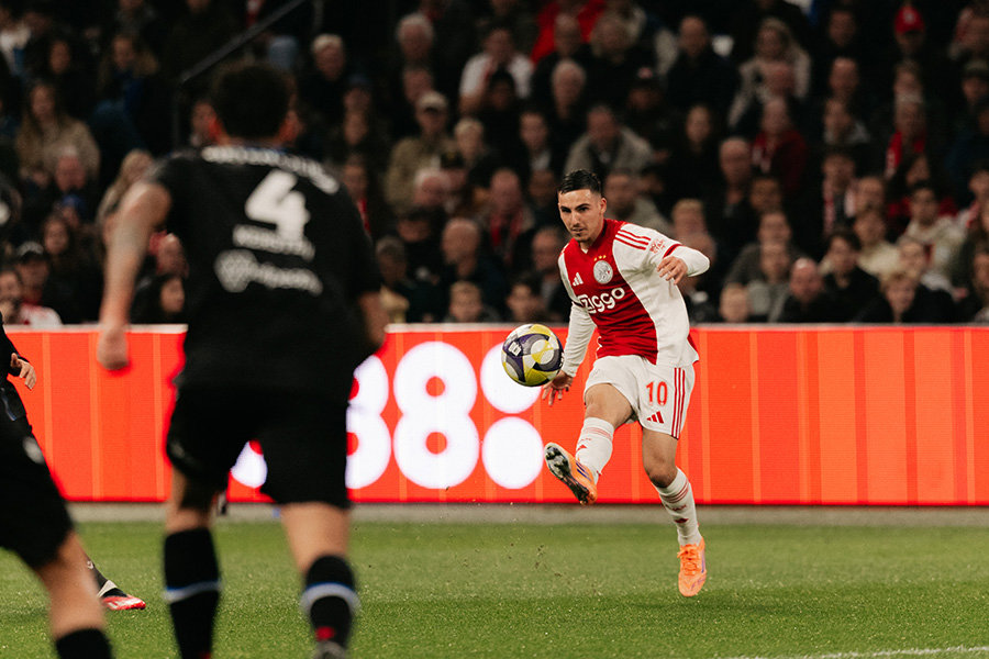 Oscar Bal Aan Voet