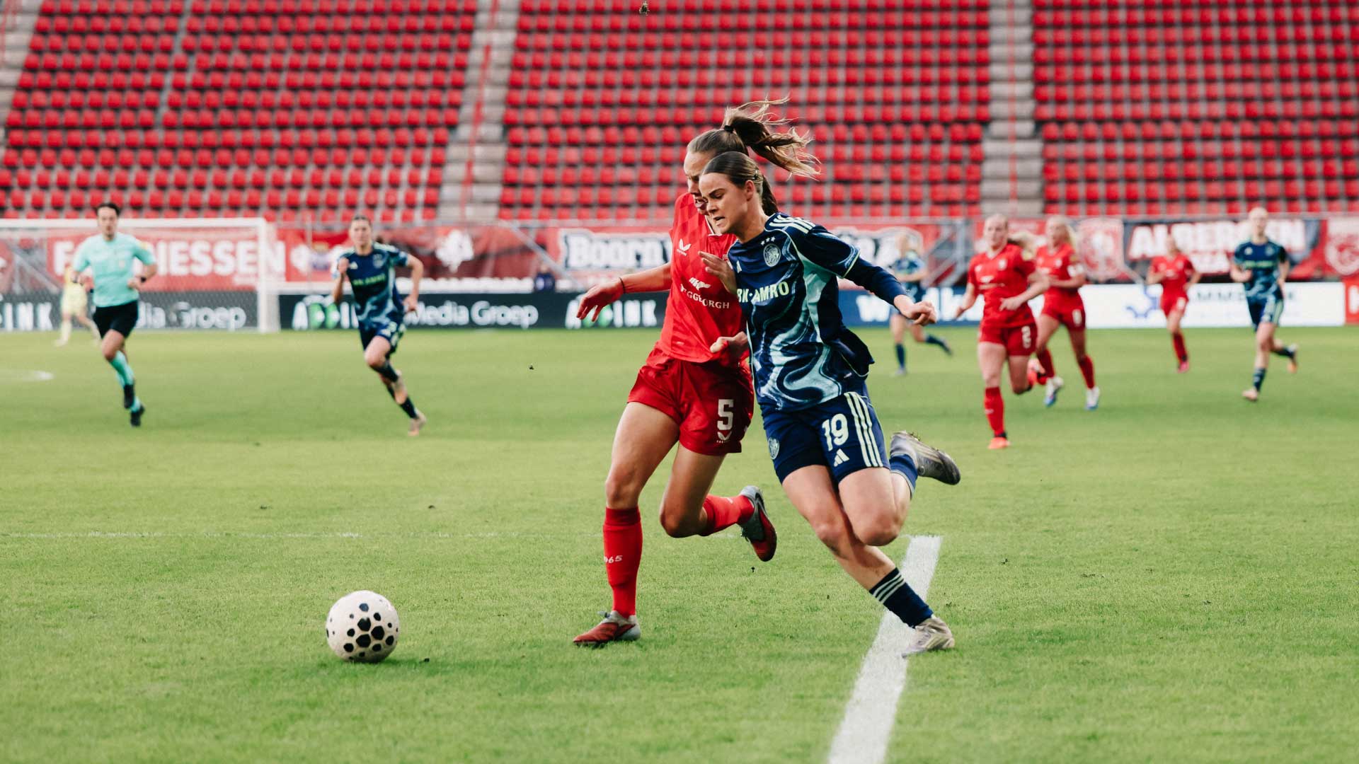 Gelijkspel voor Ajax Vrouwen in topper bij FC Twente