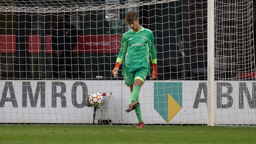 Ajax O18 Borussia Dortmund U19 De Graaff