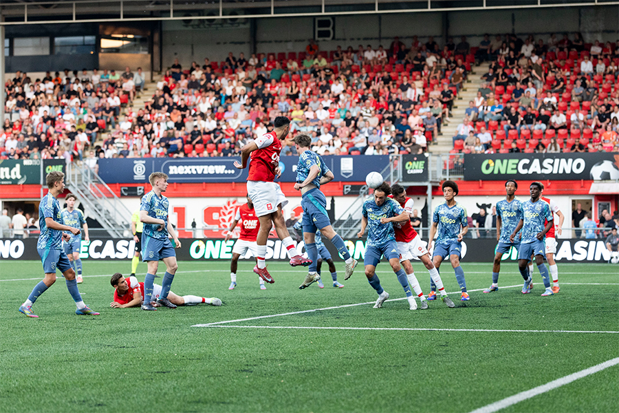 Cornerjongajax