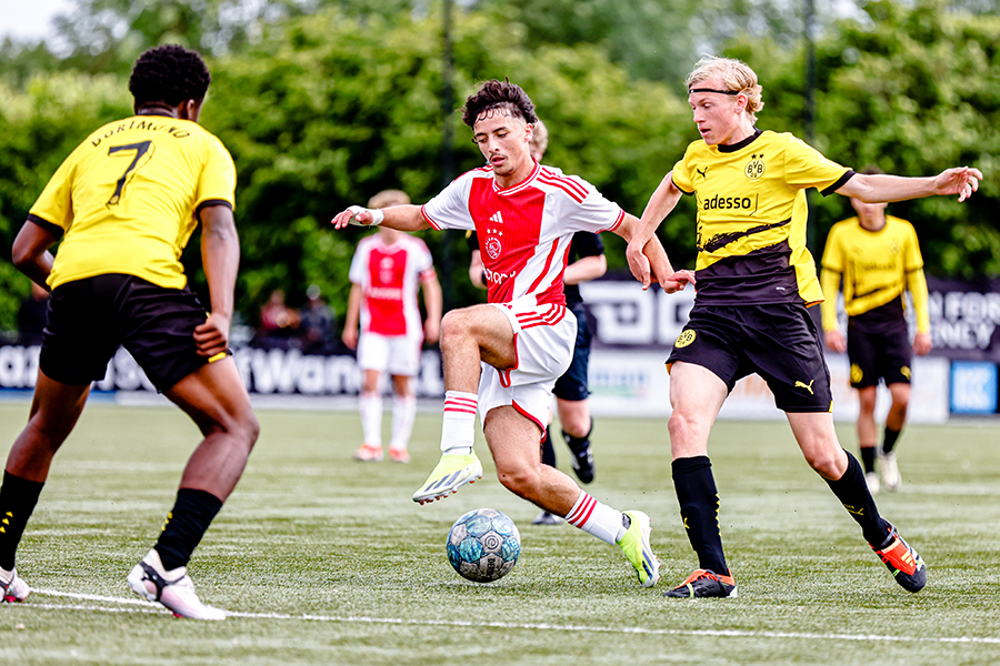Ajax BVB 3