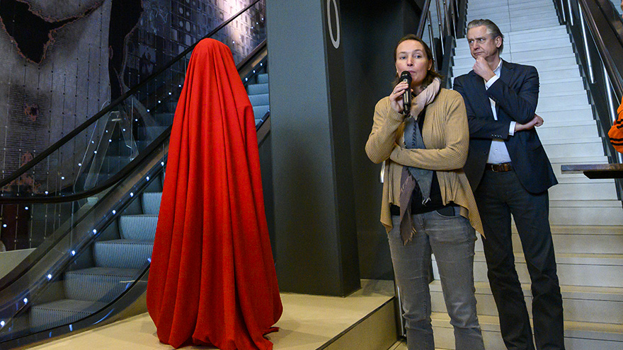 fotos-onthulling-johan-cruijff-wand-borstbeeld-5
