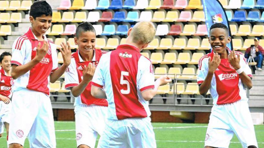 uit-het-fotoalbum-van-ryan-gravenberch-alles-was-van-ajax-2
