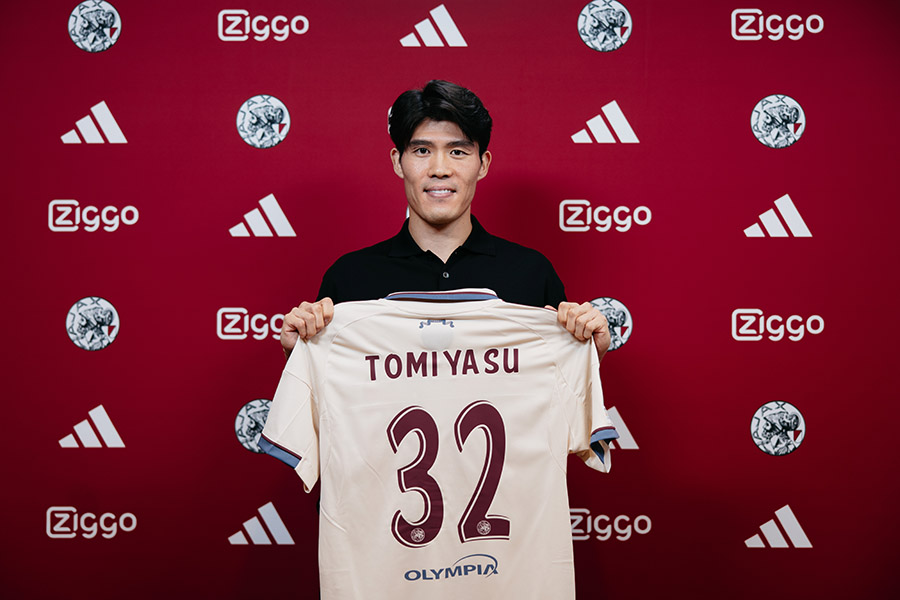 Tomiyasu Contract 900 5