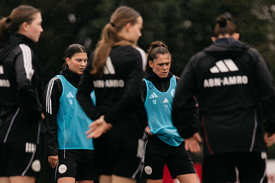 Training Ajax Vrouwen 11