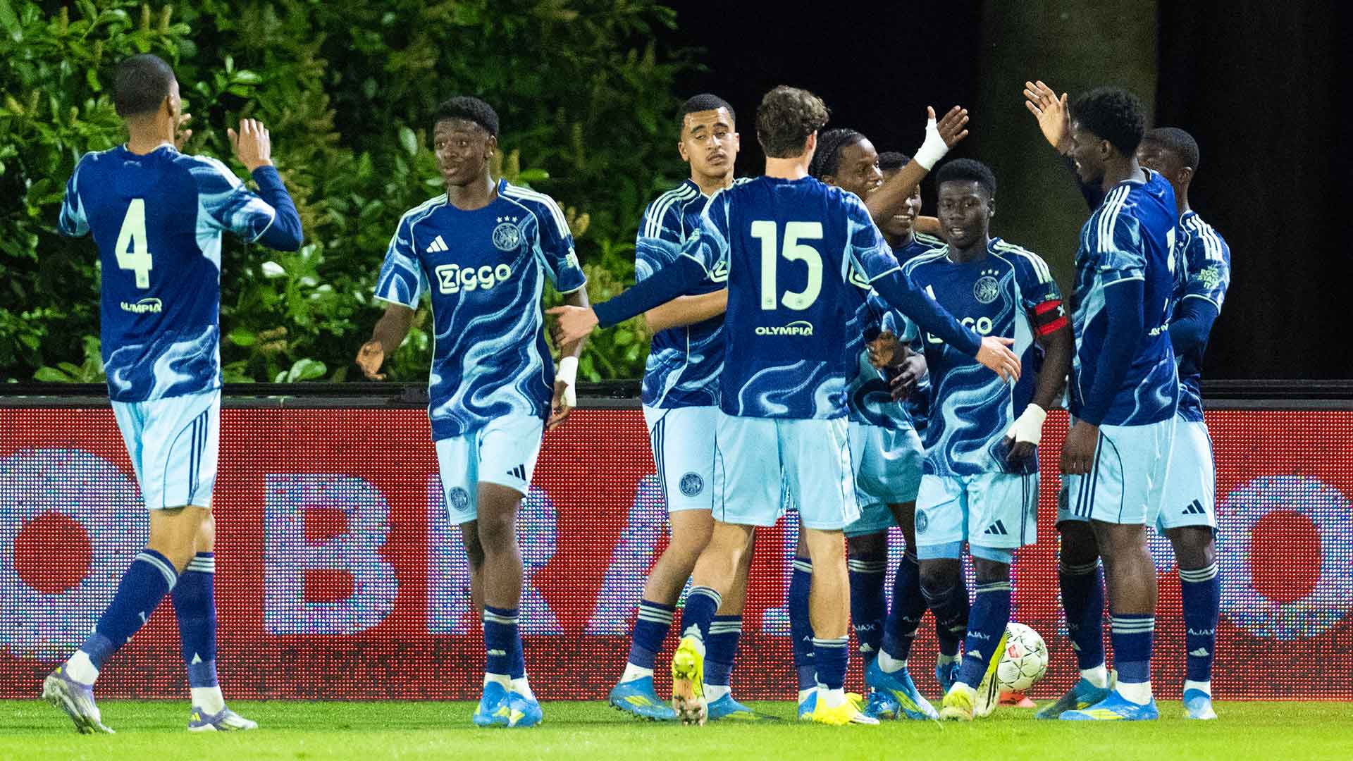 O'Niel helpt Jong Ajax aan overwinning in Eindhoven