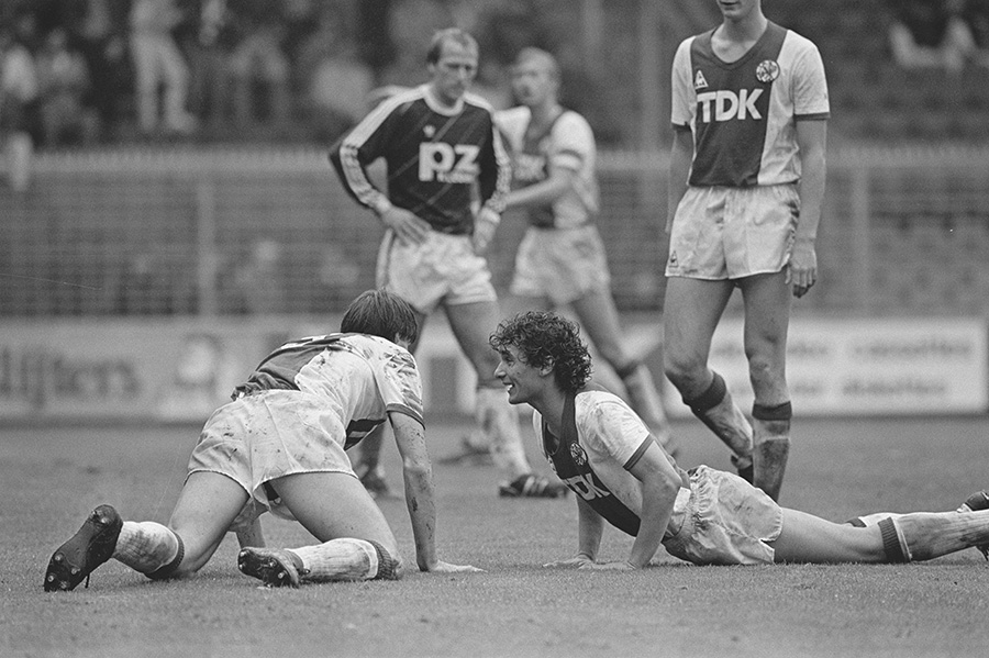 Ajaxgoahead 84 Vanbasten Juichen Vanenburg